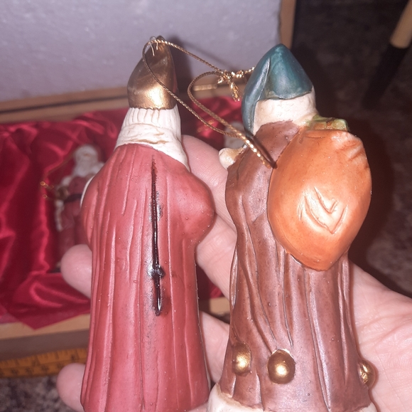 Brookstone Ornaments of Santa's past collection - Picture 12 of 16